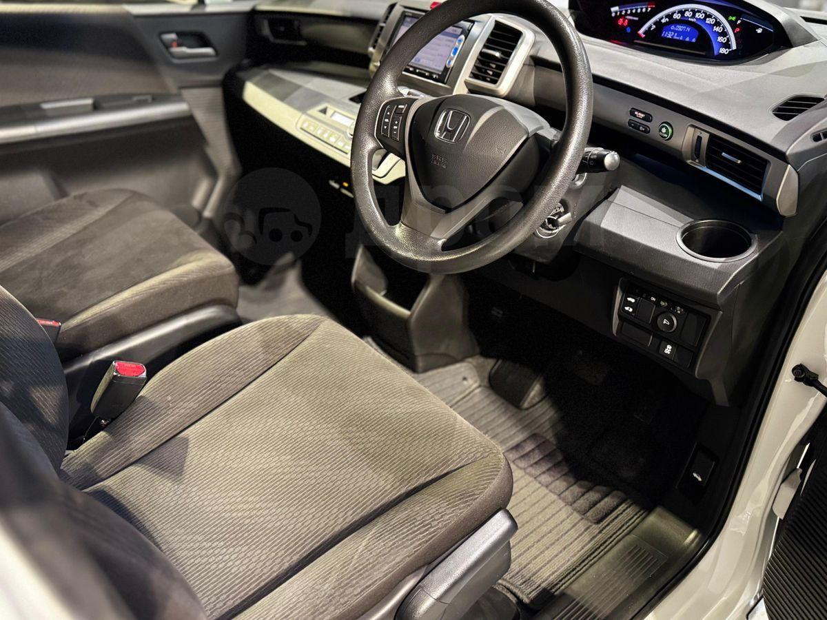 К104988 HONDA FREED 2014 GB3-1614233