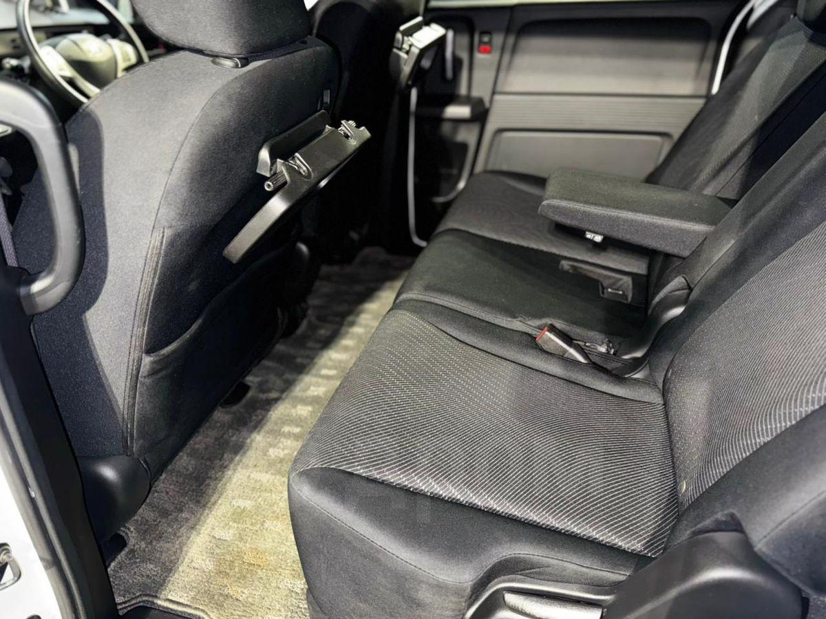 К105353 Honda Freed Hybrid 2013 GP3-3000064