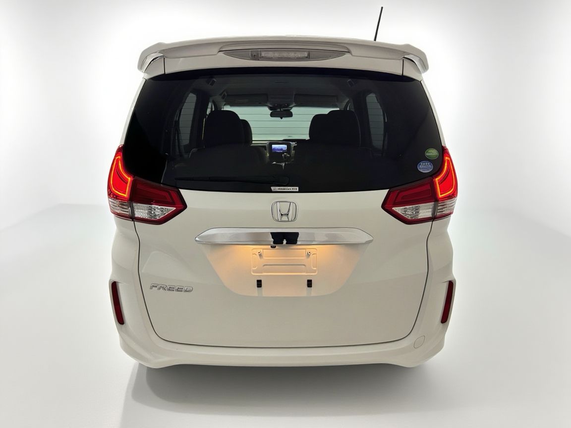 К105435 Honda Freed 2017 GB5-1023284