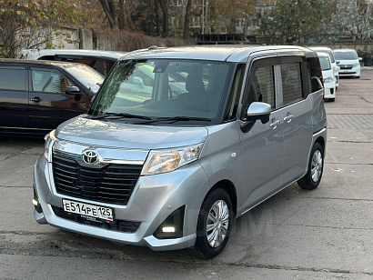 В105410 Toyota Roomy M900A-0077565