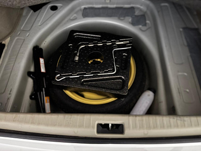 К105191 Toyota Premio 2010 ZRT261-3014400